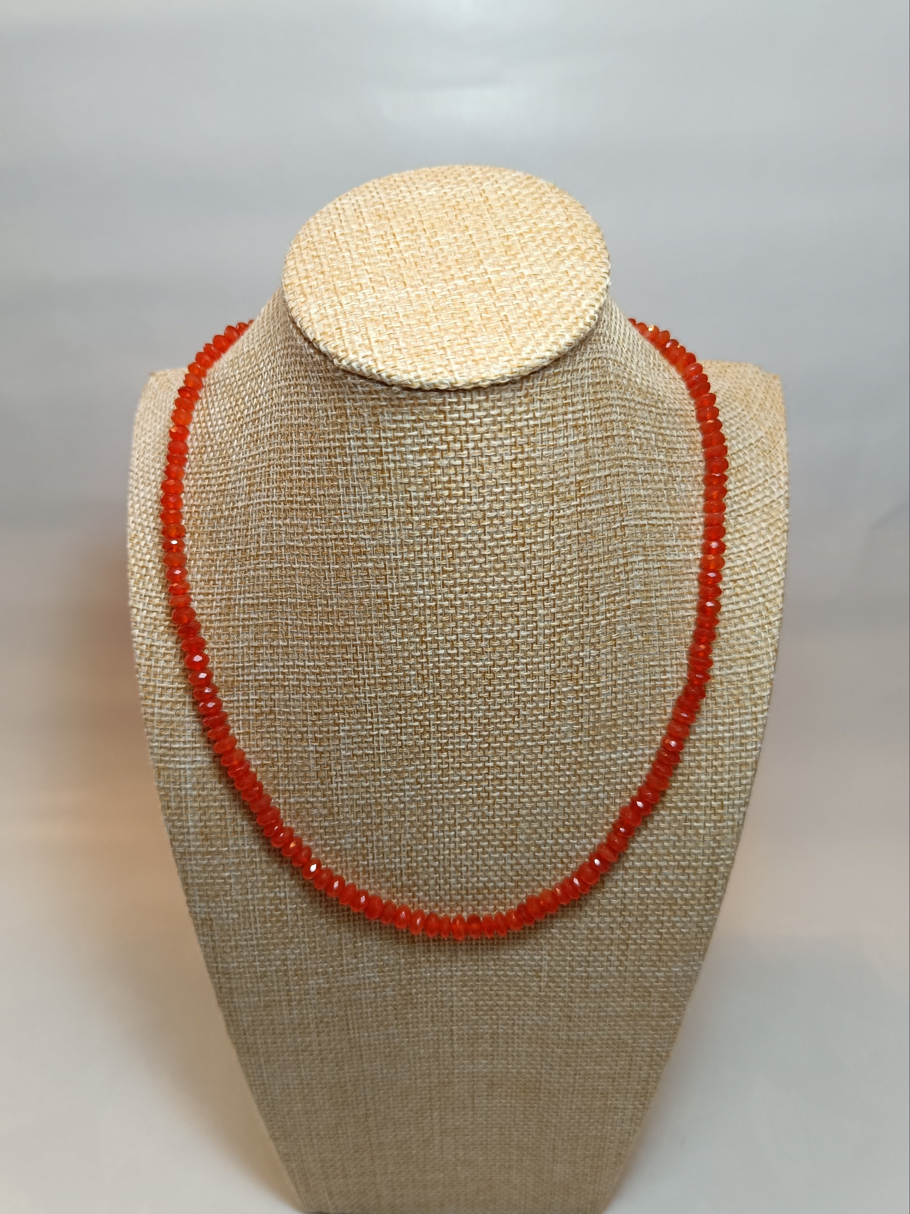 Facettierte orangene Karneol-Halskette