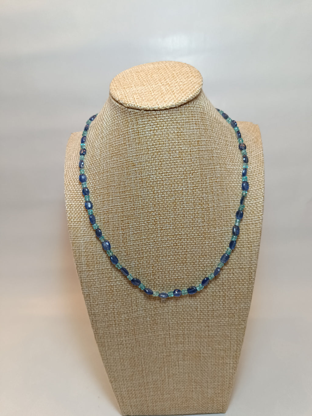 Blaue Kyanit-Aquamarin-Halskette