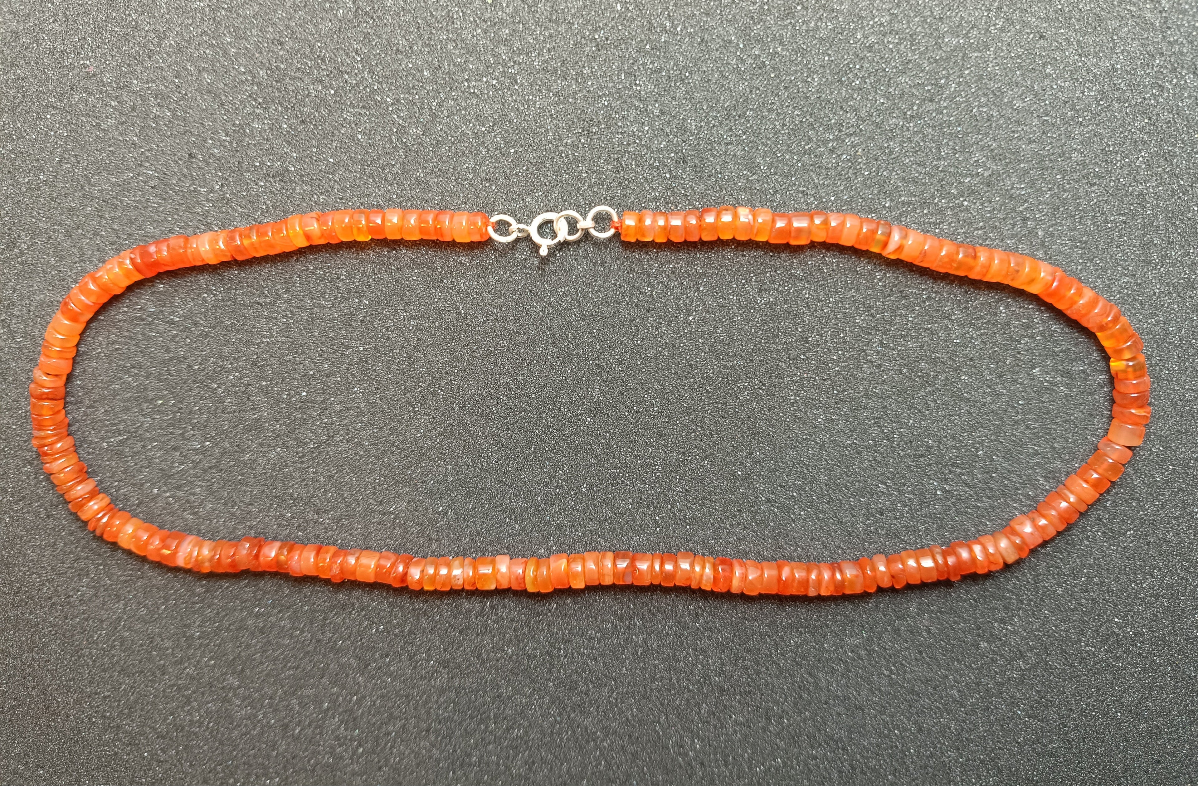 Orangene Karneol-Halskette