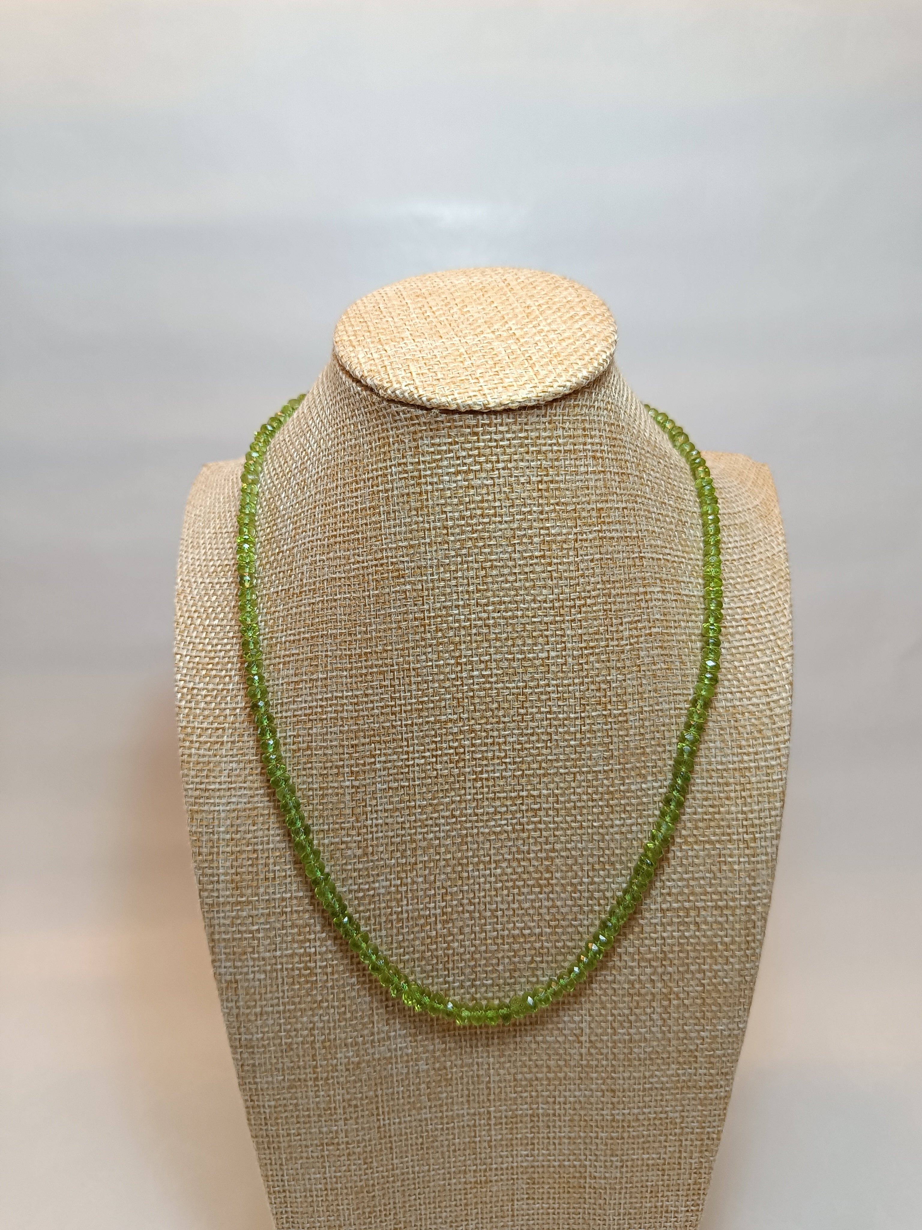 Peridot Halskette facettiert (4mm)