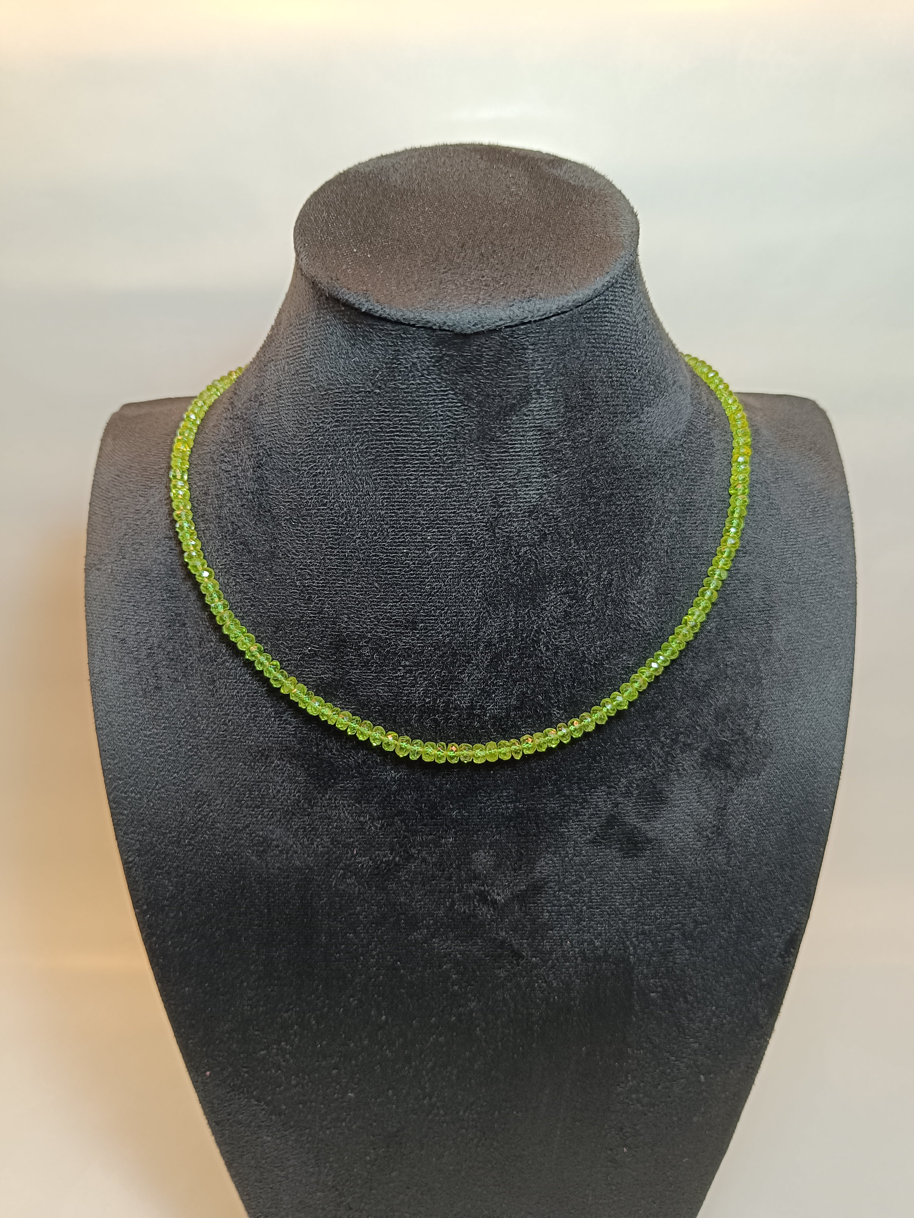 Peridot Halskette facettiert (4mm)