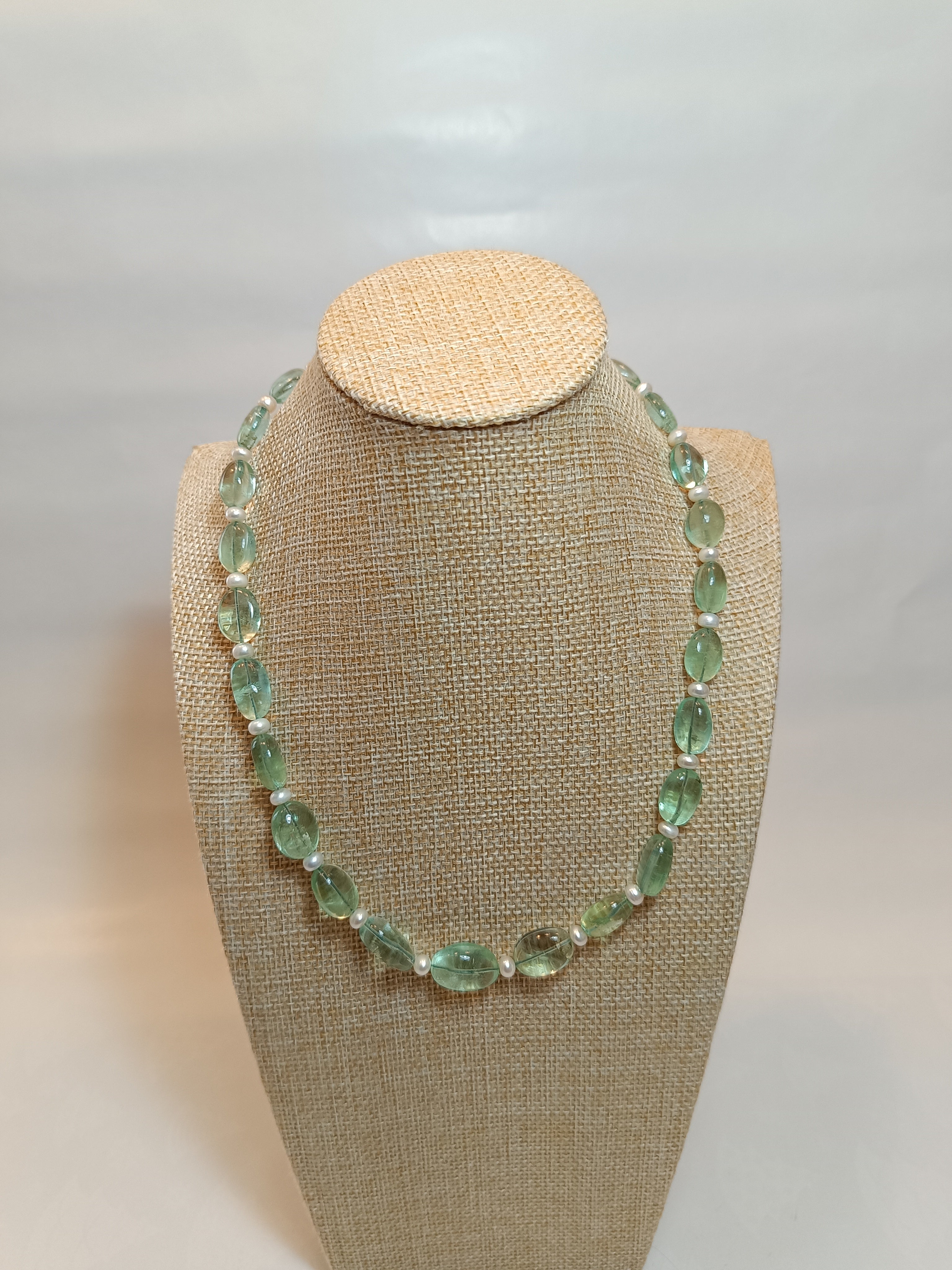Grüne Fluorit-Halskette mit Zuchtperlen