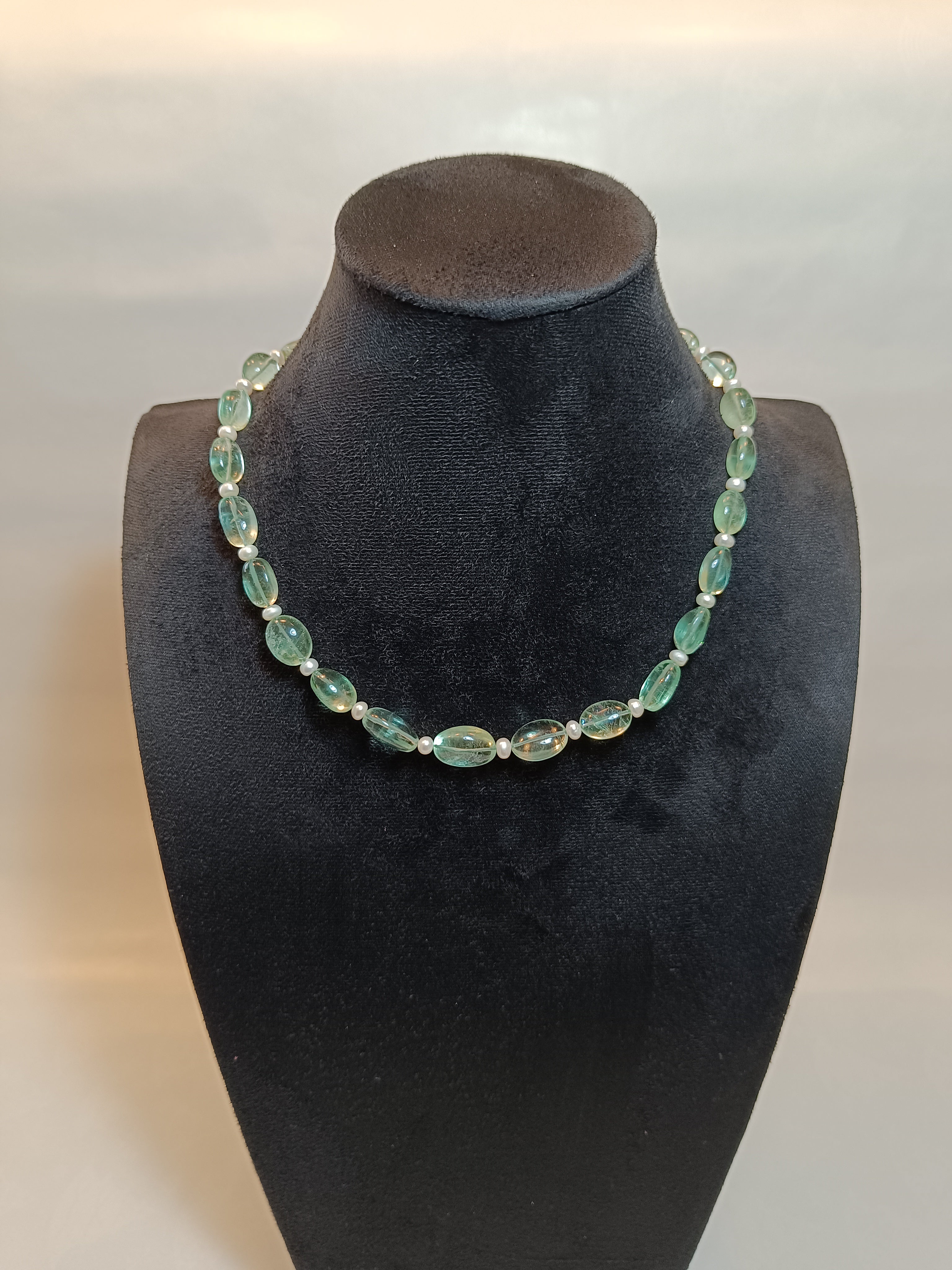 Grüne Fluorit-Halskette mit Zuchtperlen