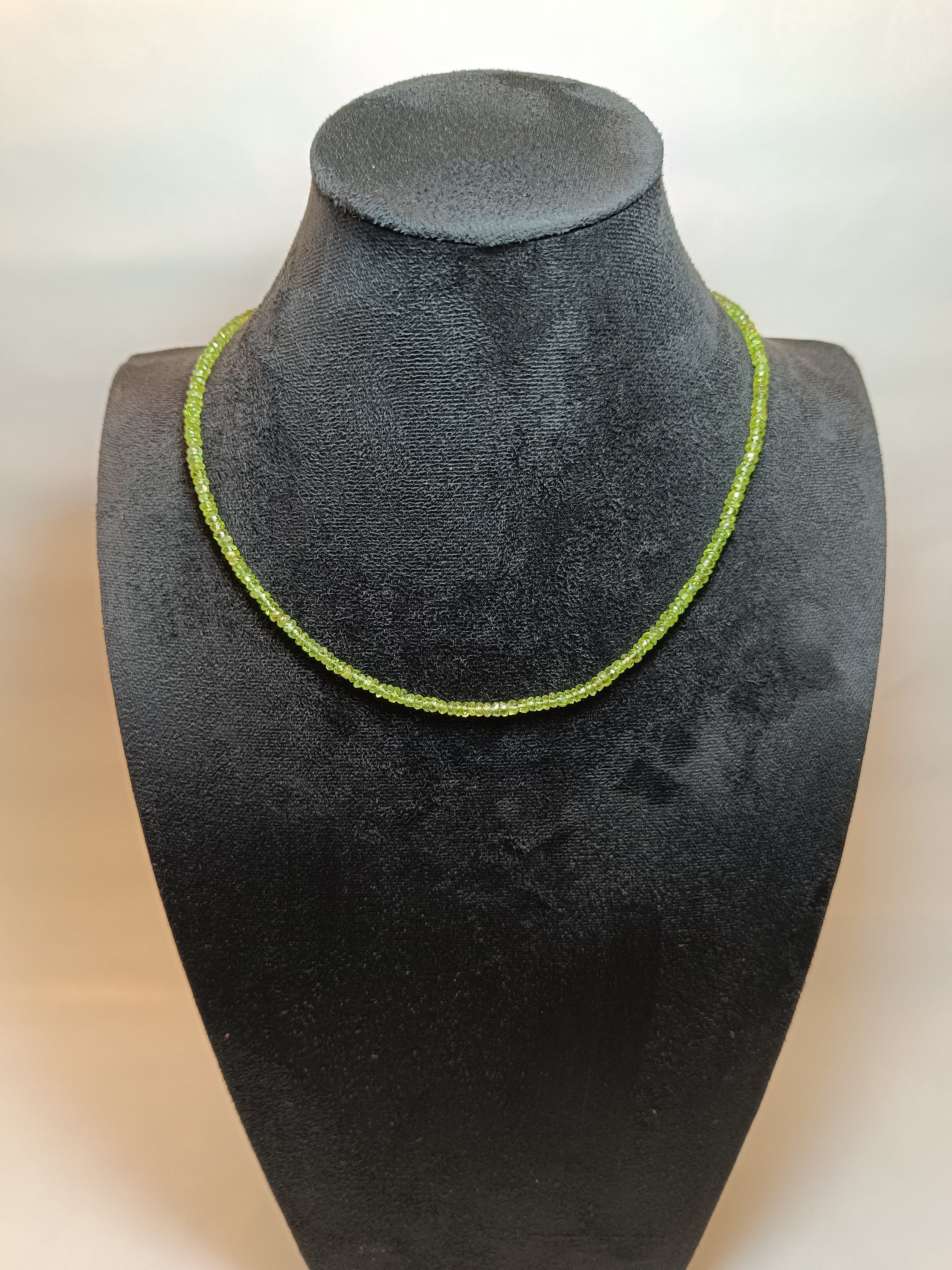 Peridot Halskette facettiert (3mm)