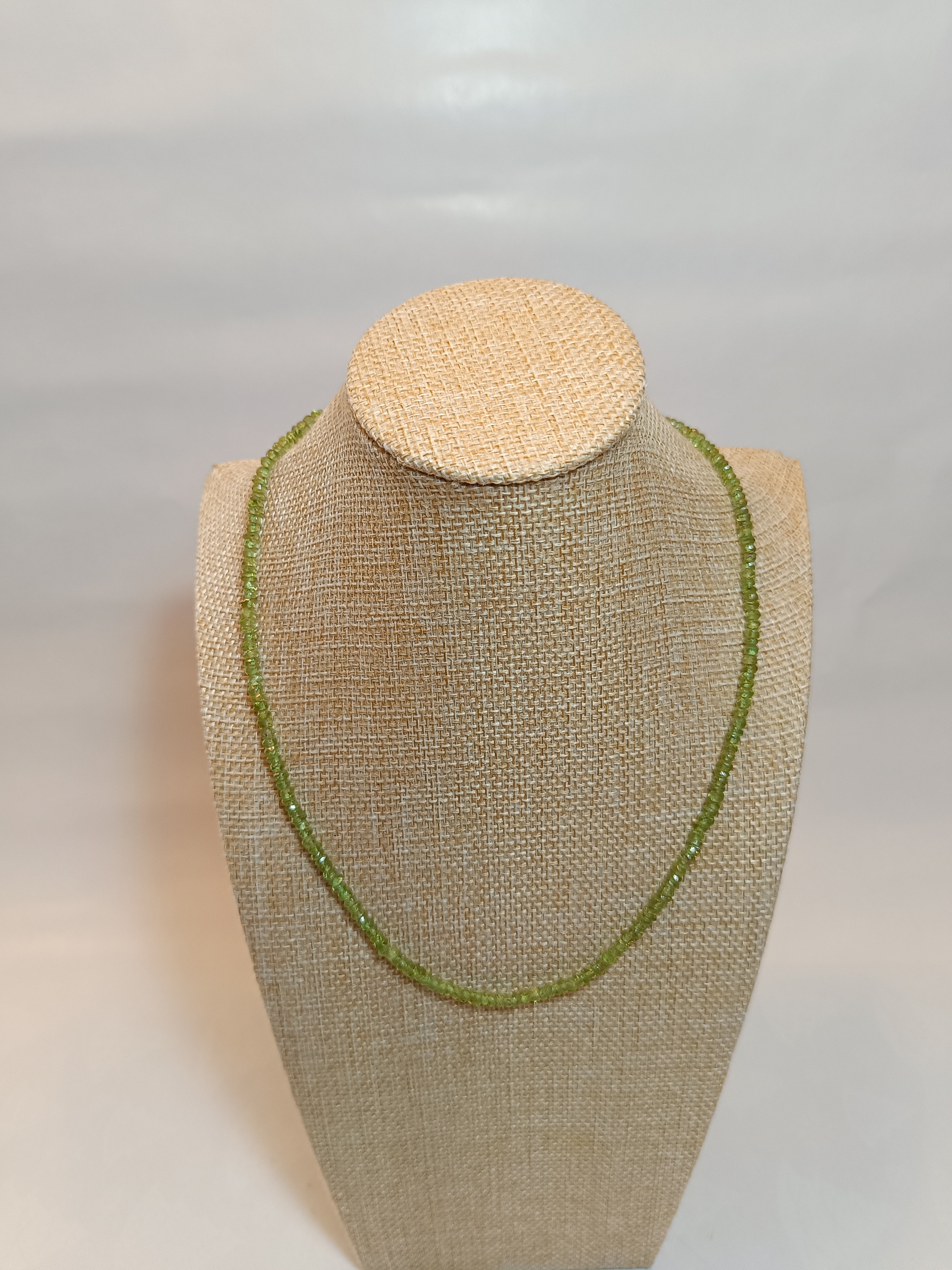 Peridot Halskette facettiert (3mm)