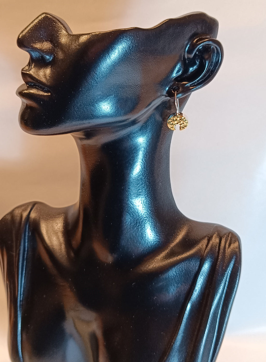 Gehämmerte Silberohrringe