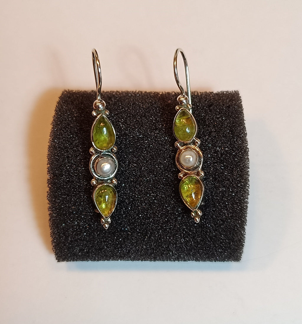 Peridot-Zuchtperlen Ohrringe