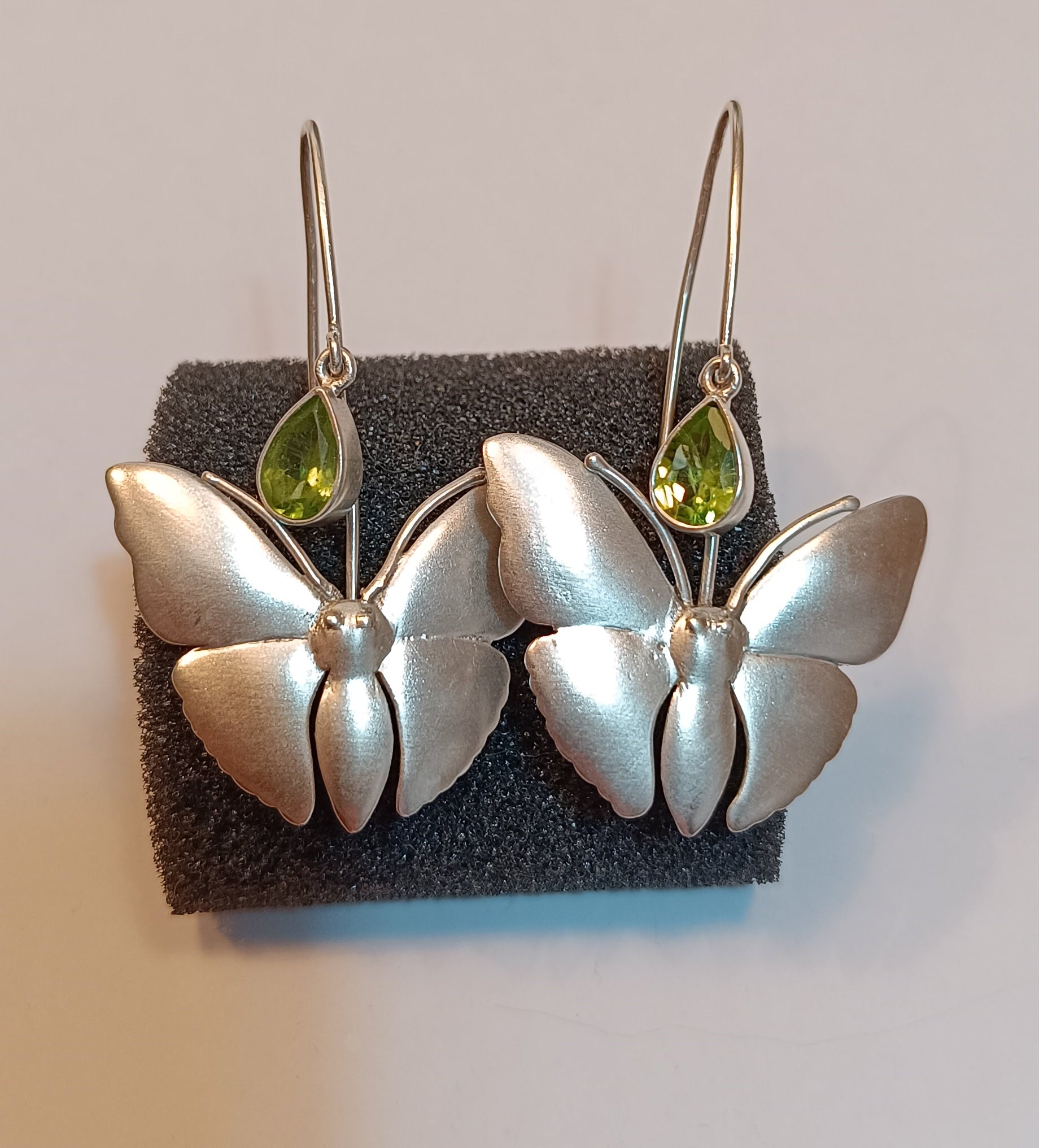 Peridot Schmetterling Ohrringe