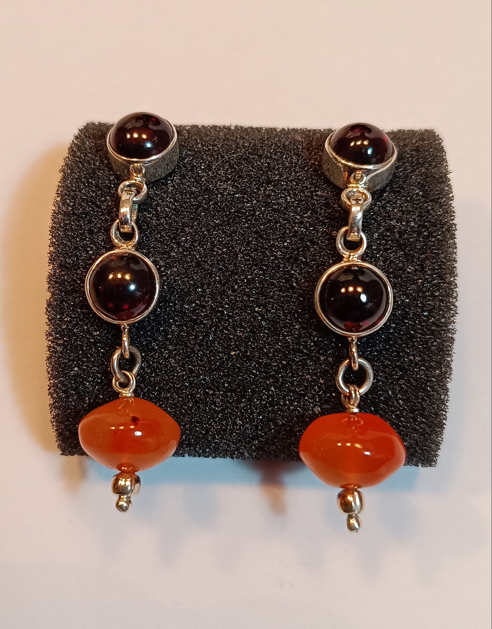 Orangener Karneol Granatcaboshon Ohrstecker